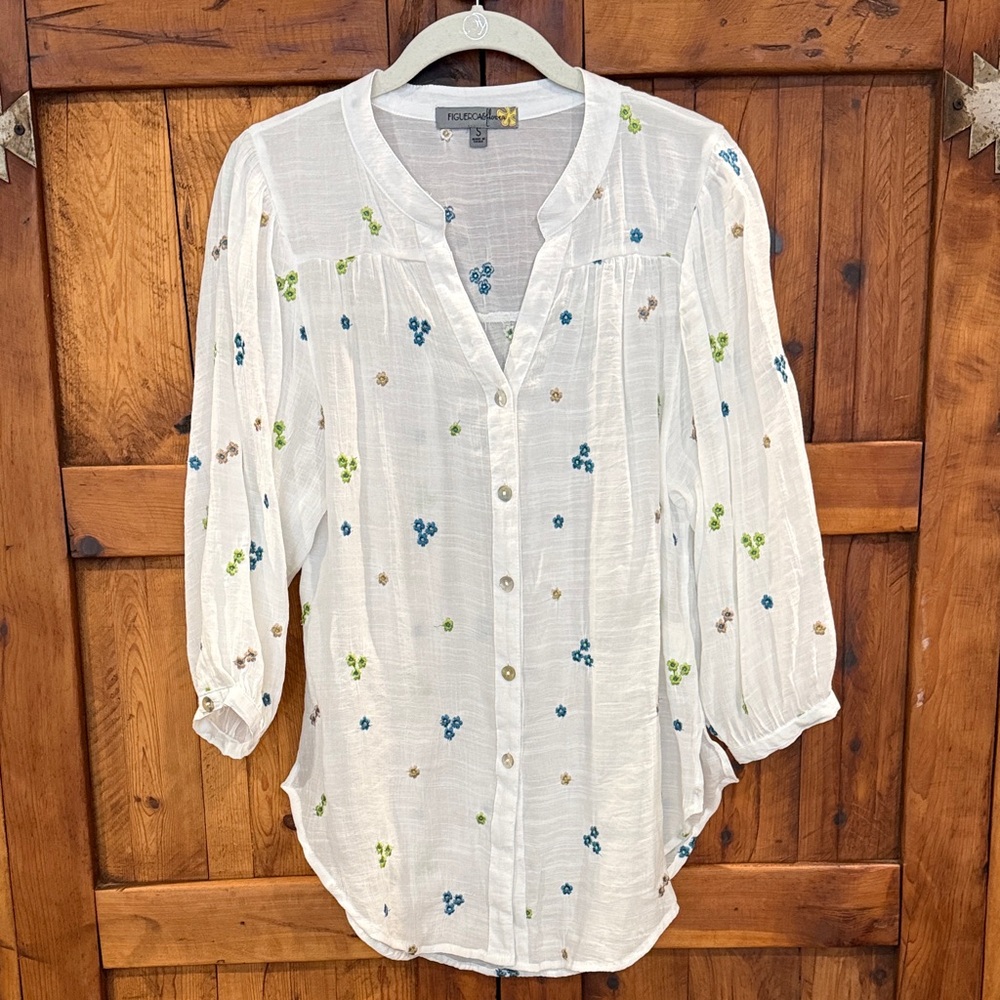FIGUEROA & flower Embroidered Top